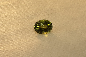 Peridoot; loomulik; 2,77 ct; roheline-kollane; Pakistan; Si; (8 foto / 10)