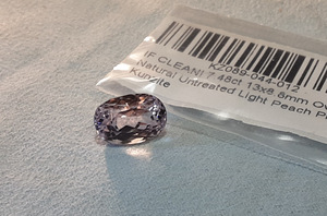 Kunziit; natuur;7,48ct; hele virsiku-roosa; KUI!; Afganistan (5 foto / 9)