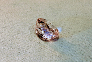 Kunziit; natuur;7,48ct; hele virsiku-roosa; KUI!; Afganistan (7 foto / 9)