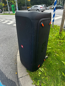 JBL partybox 310 (5 фото из 8)