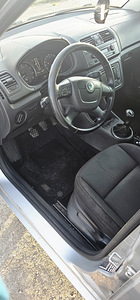 Skoda fabia (4 foto / 10)