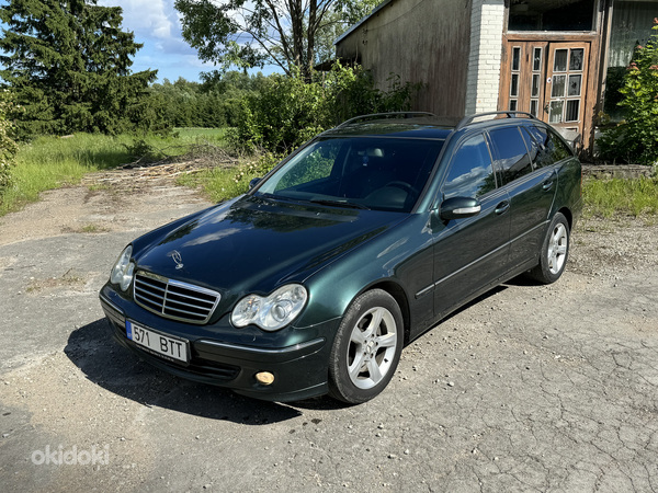 Mercedes-Benz C200 (фото #1)