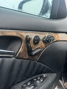 Mercedes-Benz E320 w211 (10 foto / 11)