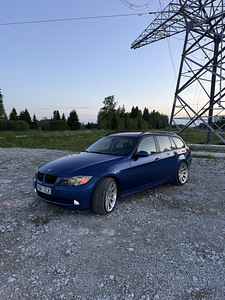 BMW 320d e91 (2 foto / 9)