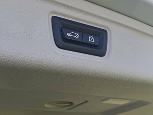 BMW 320,11/2019, xDrive,Harman Kardon,Laser,Shadowline (9 foto / 15)