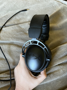 HyperX Cloud Alpha S (2 фото из 2)