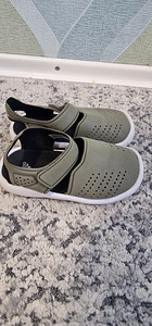 Adidas. Lasteaia jaoks (1 foto / 2)