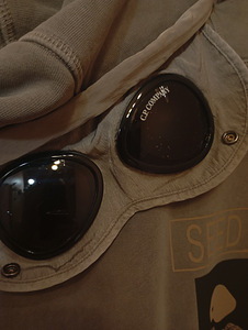 C.p company goggle hoodie (1 foto / 8)