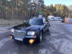 Chrjsler 300c (9 foto / 9)