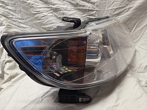Subaru Tribeca esituled, headlight (5 foto / 8)