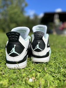 Uus Nike Jordan 4. Suurus 42/43. Uus kaup! (3 foto / 4)