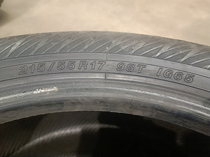 Продам резину Yokohama 215 55 R17. (4 фото из 6)