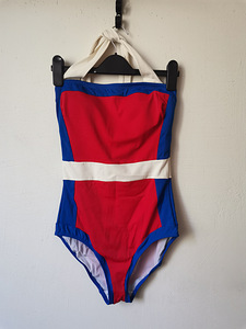 Ujumistrikoo (1 foto / 3)