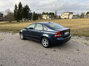 Volvo S40 1.6 81kW - MANUAAL (2 foto / 10)