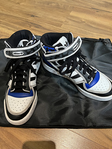Adidas Originals Rich Mnisi Forum mid trainers in blue with (1 foto / 4)
