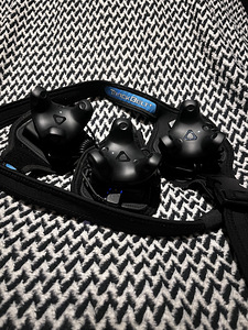 3x HTC Vive tracker 3.0 + Trackstrap plus (1 foto / 1)
