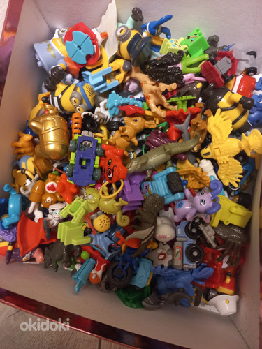 Kogu mänguasjade kollektsioon lahkematest üllatustest (foto #1)