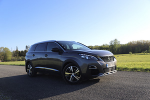 Peugeot 5008 GT Line, 2.0 130kw (5 foto / 14)