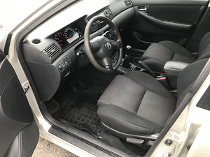 Toyota Corolla 1.4D-4D 2007 (11 foto / 15)