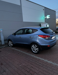 Продам HYUNDAI IX35 Газ-бензин. (1 фото из 7)