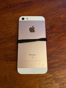 iPhone Se/на металлолом\ (3 фото из 6)