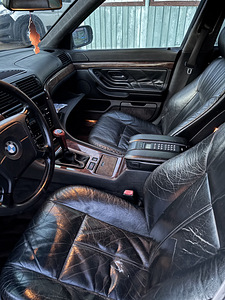BMW 7-seeria E38 manuaal V8 – hea projektiauto, 361 290 km (8 foto / 9)