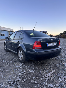 Volkswagen Bora 1,6 2005 (7 foto / 14)