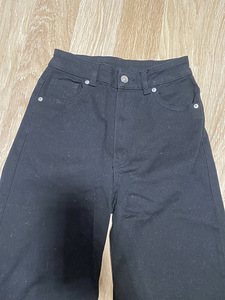 Mustad teksad (2 foto / 2)