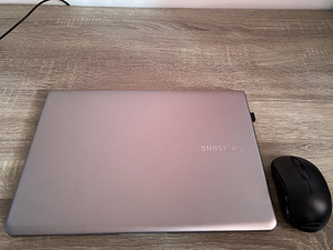 Samsung series 5 (2 foto / 3)