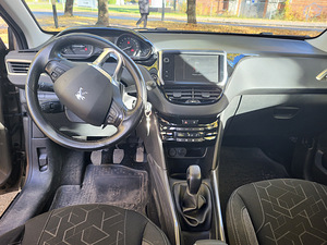 Peugeot 2008. 2016a. 73.000km (9 foto / 12)
