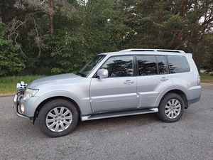 Mitsubishi Pajero 4 (2 foto / 14)