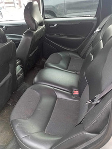 Volvo V70 XC (4 фото из 5)
