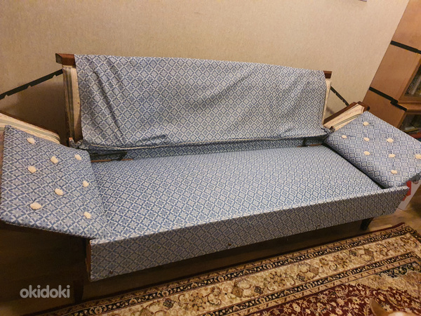 Антикварный диван