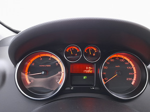 Peugeot 308 1.6 88kw 2010 (2 foto / 5)