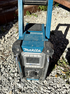 Makita DMR 108 (1 foto / 2)
