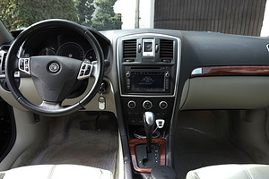 Cadillac BLS (3 foto / 10)