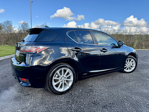 Lexus CT 200h (2 foto / 15)