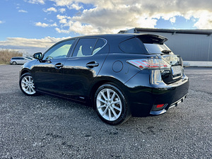 Lexus CT 200h (3 foto / 15)