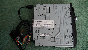 Pioneer DEH-6400BT (4 foto / 5)