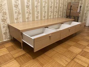 Стол для телевизора (4 фото из 5)