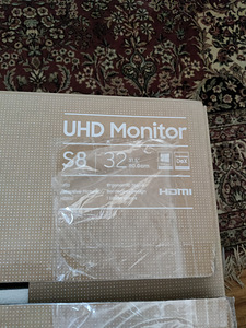 Samsung 32" uhd monitor (2 foto / 2)