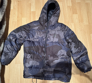 Adidas куртка (1 фото из 2)