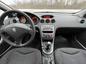 Peugeot 308 SW Executive Facelift 1.6 88kW (7 foto / 10)