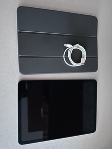 iPad Air 4 (2020) 64 ГБ (2 фото из 3)