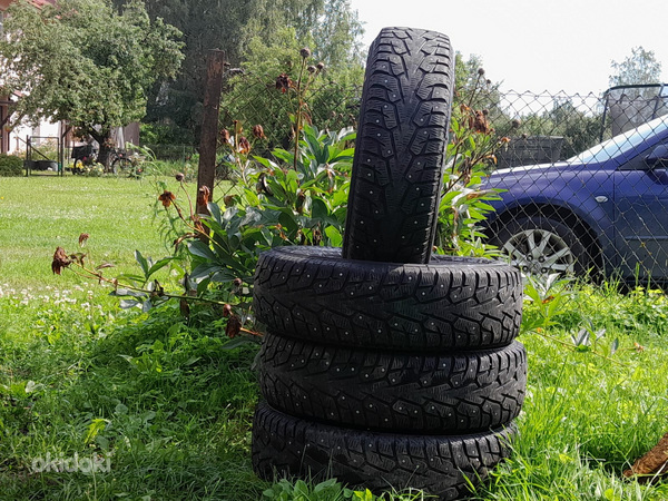 Продам шипованные шины