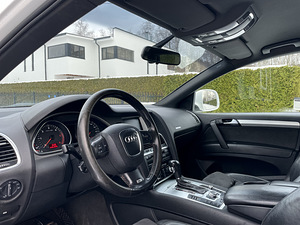 Audi Q7 S-line (8 фото из 15)