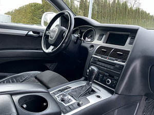 Audi Q7 S-line (10 фото из 15)