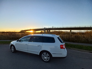 Volkswagen Passat B6 Highline 2009 2.0TDi 6 manual (4 foto / 6)