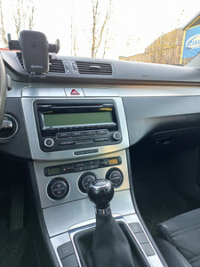 Volkswagen Passat B6 Highline 2009 2.0TDi 6 manual (6 foto / 6)
