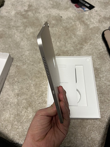 Продается iPad Air M3 11” (128 ГБ, Wi-Fi), starlight (4 фото из 8)